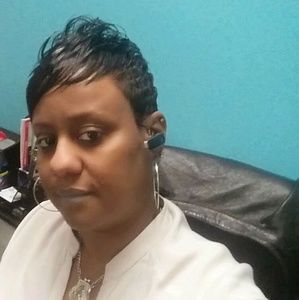 Meet your Posher, Dionne